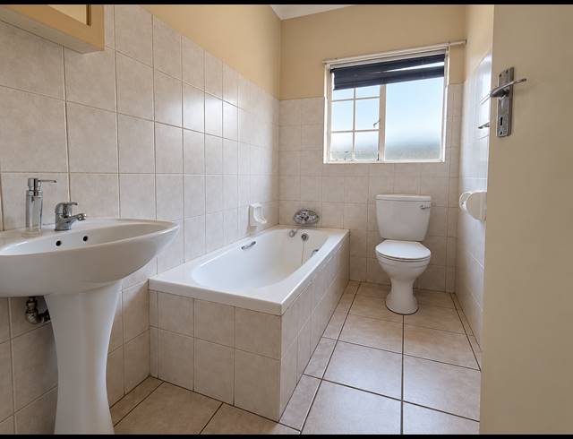 2 BEDROOM APARTMENT FOR SALE IN HIGHVELD